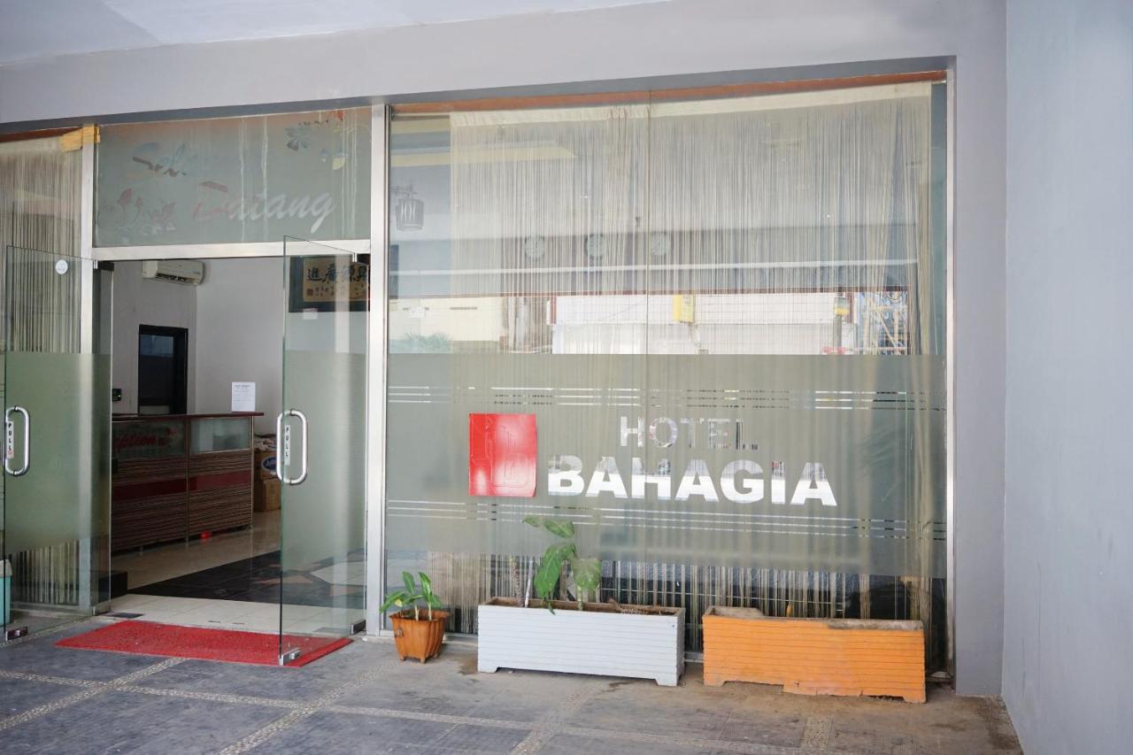 OYO 2291 Hotel Bahagia Makassar Bagian luar foto
