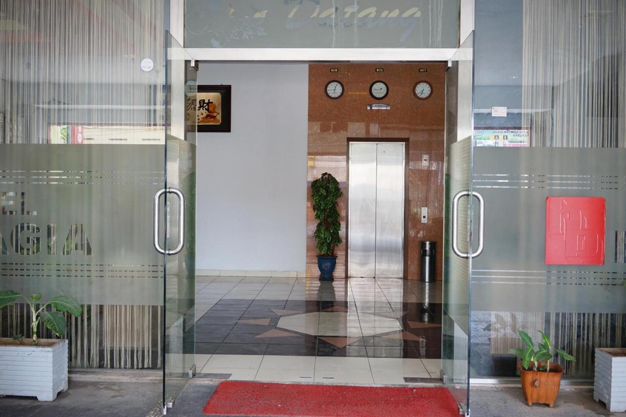 OYO 2291 Hotel Bahagia Makassar Bagian luar foto