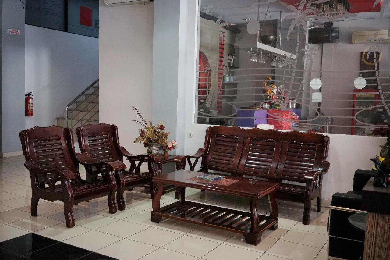 OYO 2291 Hotel Bahagia Makassar Bagian luar foto