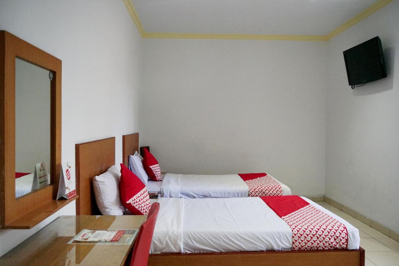 OYO 2291 Hotel Bahagia Makassar Bagian luar foto