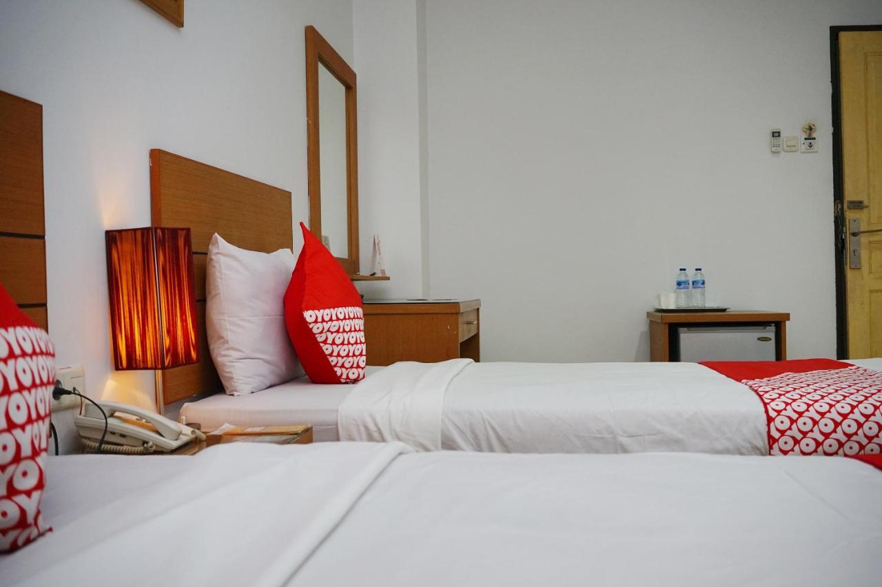 OYO 2291 Hotel Bahagia Makassar Bagian luar foto