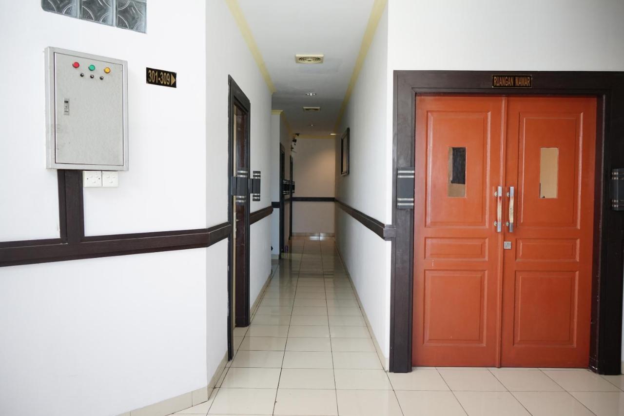 OYO 2291 Hotel Bahagia Makassar Bagian luar foto