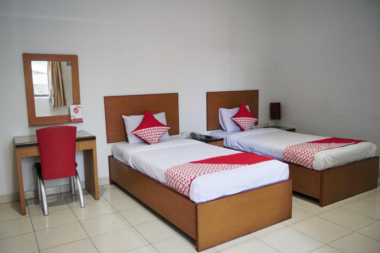 OYO 2291 Hotel Bahagia Makassar Bagian luar foto