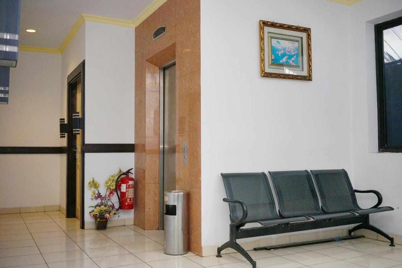 OYO 2291 Hotel Bahagia Makassar Bagian luar foto
