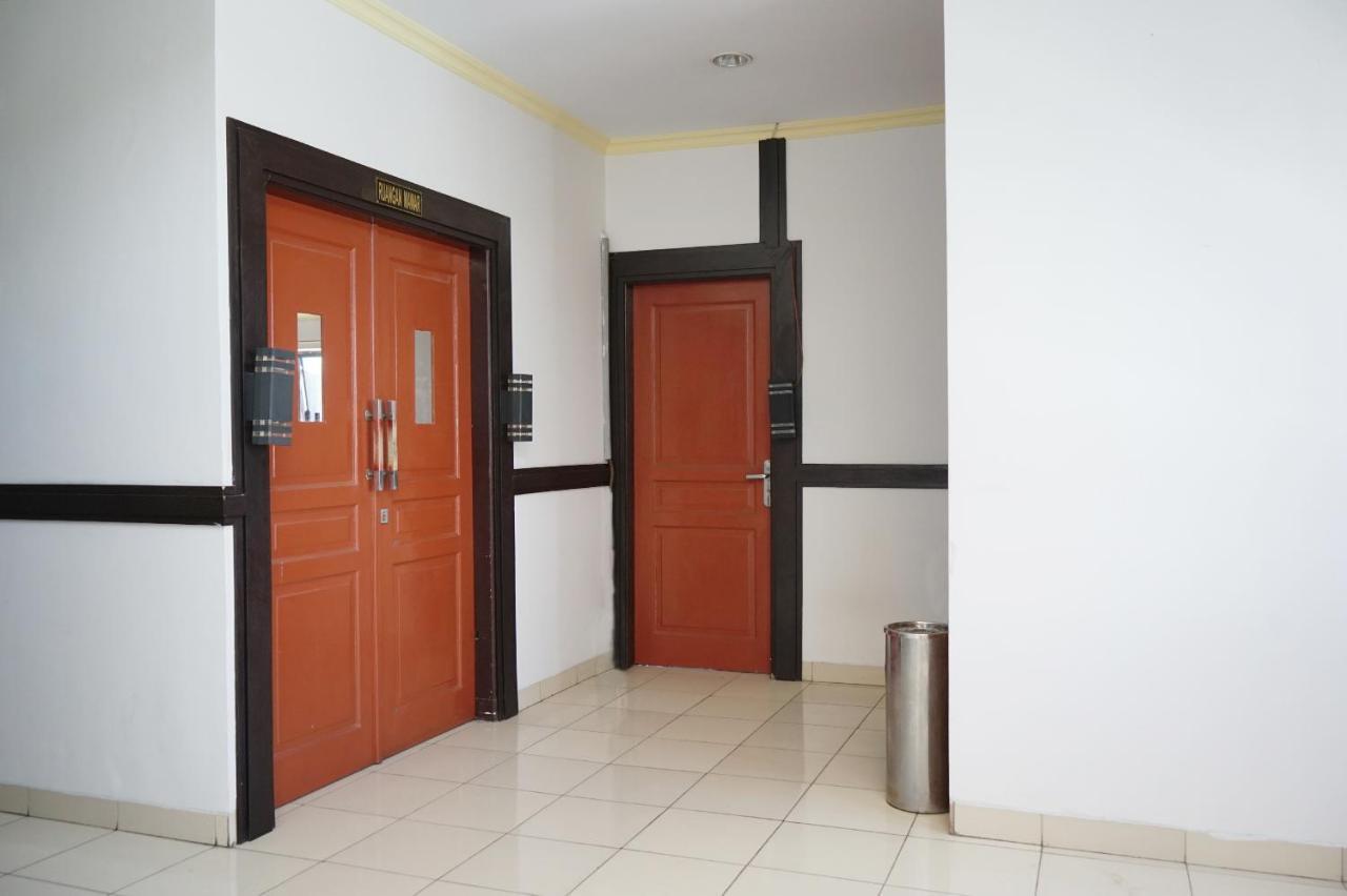 OYO 2291 Hotel Bahagia Makassar Bagian luar foto